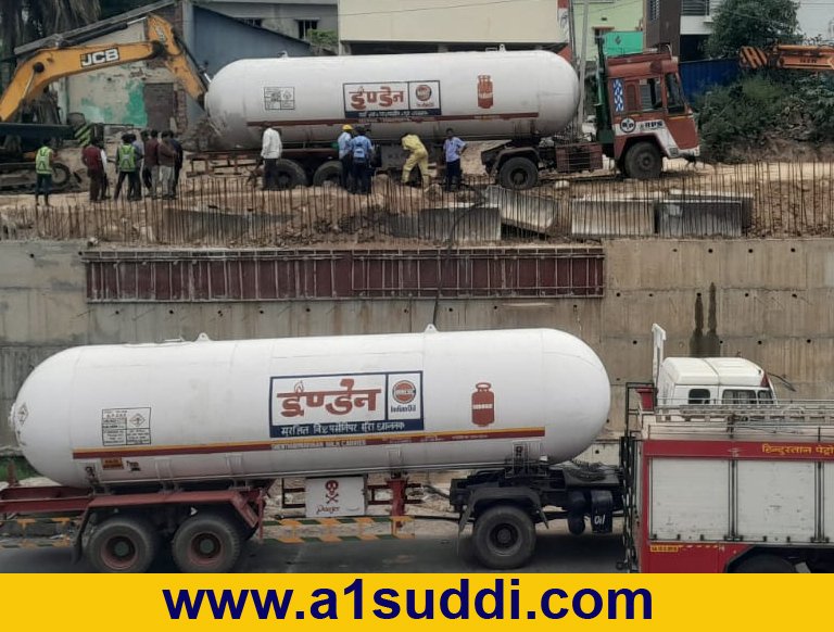 ಡೈರಿ ಸರ್ಕಲ್ ಬಳಿ ಕೆಸರಿನಲ್ಲಿ ಸಿಲುಕಿದ LPG ಟ್ಯಾಂಕರ್: ಹೊರತೆಗೆಯಲು ಹರಸಾಹಸ, ಸ್ಥಳೀಯರಲ್ಲಿ ಆತಂಕ